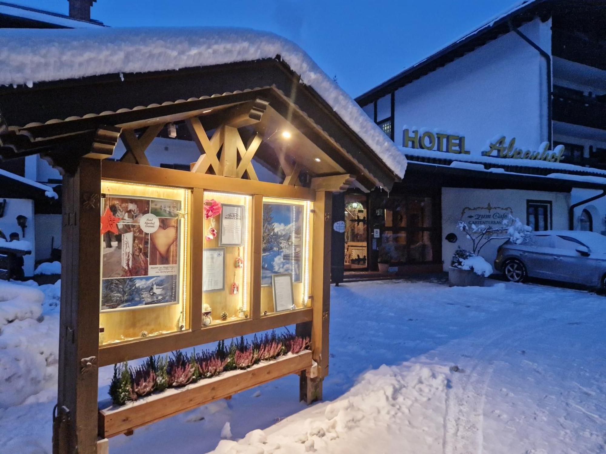 ホテル Alpenhof グライナウ エクステリア 写真